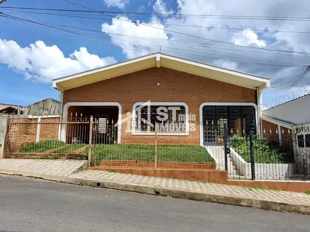 Casa com 360m², à venda, no bairro Centro em Andradas