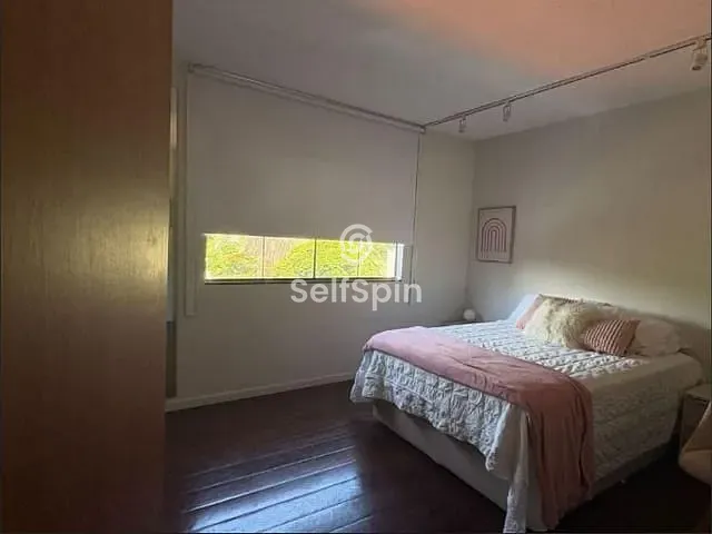 Casa 4 quartos e 4 banheiros, para alugar, no bairro Itacoatiara em Niterói