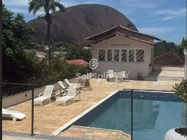 Casa 4 quartos e 4 banheiros, para alugar, no bairro Itacoatiara em Niterói