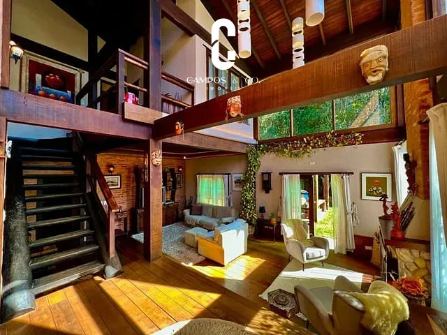 Casa com 5090m² 3 quartos e 3 banheiros, à venda, no bairro Parque Morro Pedra do Fogo em Campos do Jordão