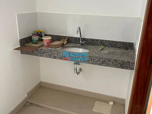 Sobrado com 159m², para alugar, no bairro centro em Guaxupé