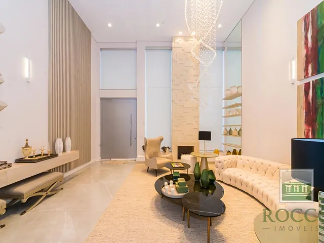 Casa com 600m² 4 quartos e 6 banheiros, à venda, no bairro Jardim Social em Curitiba