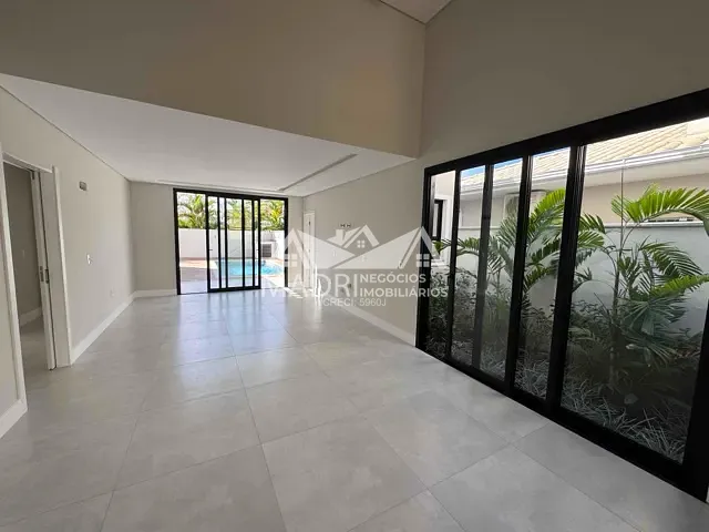 Casa com 360m² 3 quartos e 3 banheiros, à venda, no bairro Pedra Branca em Palhoça