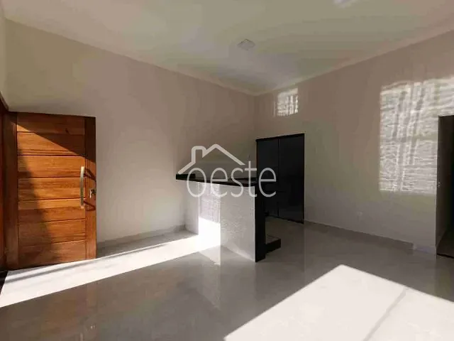 Casa com 125m² 2 quartos e 2 banheiros, à venda, no bairro Vila Diva em Santa Bárbara D'Oeste