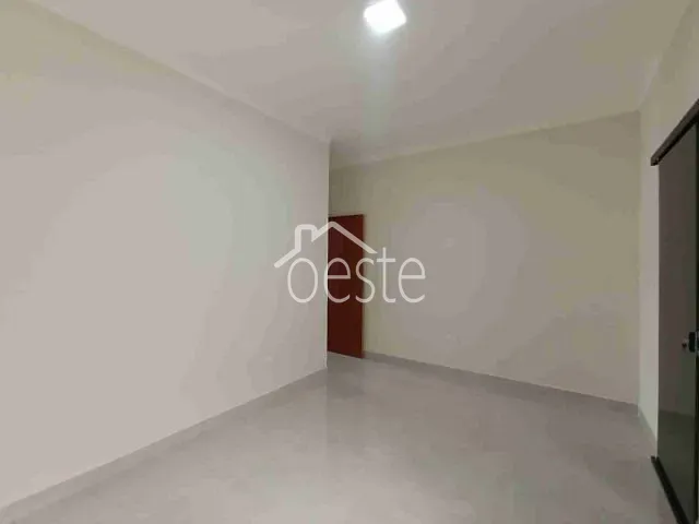 Casa com 125m² 2 quartos e 2 banheiros, à venda, no bairro Vila Diva em Santa Bárbara D'Oeste