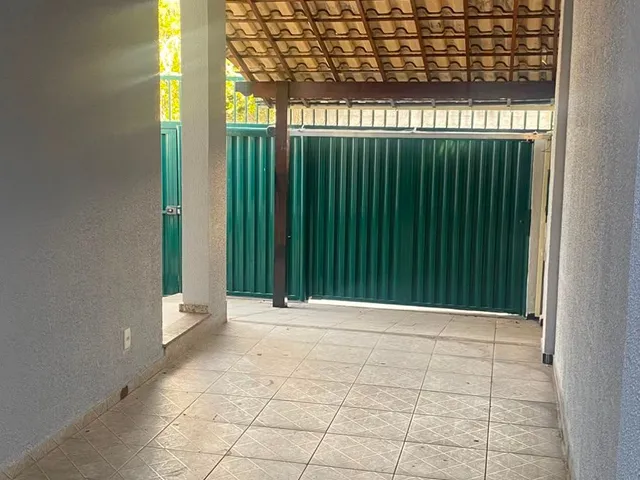 Casa 3 quartos e 3 banheiros, à venda, no bairro Santa Mônica em Belo Horizonte