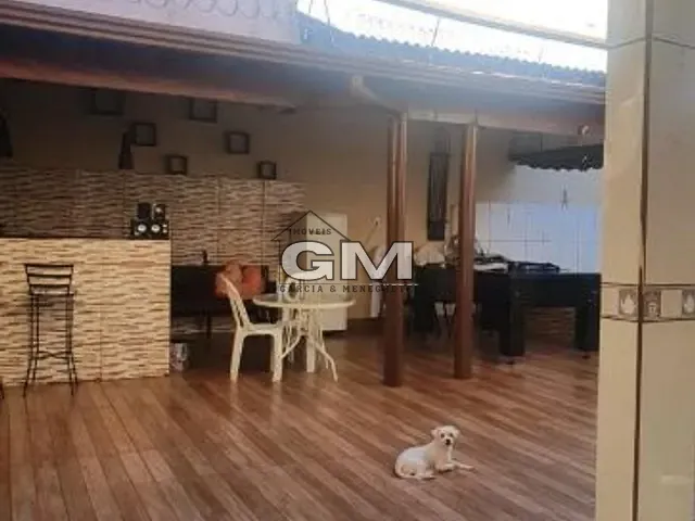 Casa com 300m² 4 quartos e 2 banheiros, à venda, no bairro Vila Albertina em Ribeirão Preto