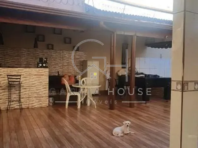 Casa com 300m² 4 quartos e 2 banheiros, à venda, no bairro Vila Albertina em Ribeirão Preto