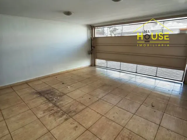 Casa com 240m² 2 quartos e 2 banheiros, para alugar, no bairro Jardim Universitário em Votuporanga