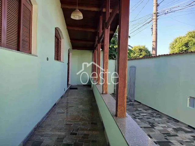 Casa com 200m² 3 quartos e 2 banheiros, para alugar, no bairro Jardim Santa Luzia em Santa Bárbara D'Oeste