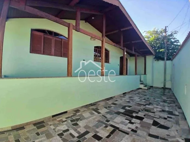 Casa com 200m² 3 quartos e 2 banheiros, para alugar, no bairro Jardim Santa Luzia em Santa Bárbara D'Oeste