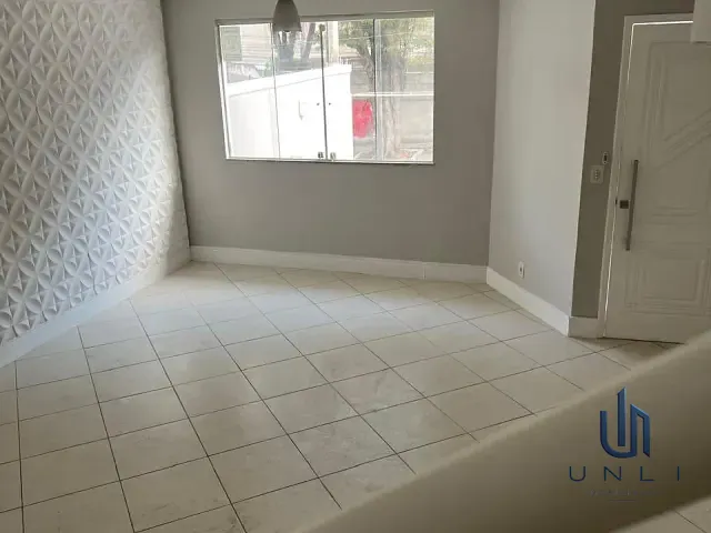 Casa 3 quartos e 2 banheiros, à venda, no bairro Jardim Amália em Volta Redonda