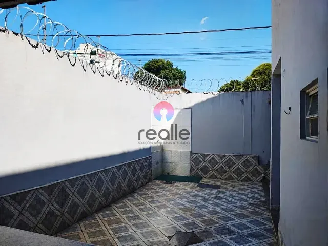 Casa com 180m² 4 quartos e 3 banheiros, à venda, no bairro Serrano em Belo Horizonte