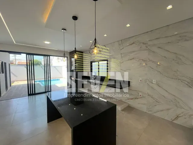 Casa com 360m² 3 quartos e 1 banheiro, à venda, no bairro Jardim Vitória em Bauru