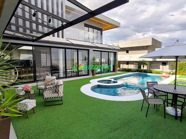 Casa com 720m² 5 quartos e 7 banheiros, à venda, no bairro Urbanova em São José dos Campos