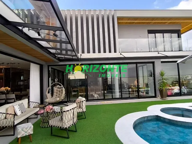 Casa com 720m² 5 quartos e 7 banheiros, à venda, no bairro Urbanova em São José dos Campos