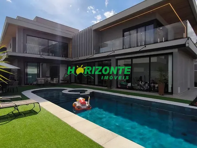 Casa com 720m² 5 quartos e 7 banheiros, à venda, no bairro Urbanova em São José dos Campos