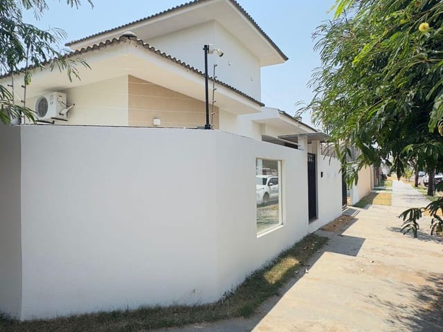 Casa com 200m² 3 quartos e 1 banheiro, à venda, no bairro Jardim Belo Horizonte em Sinop