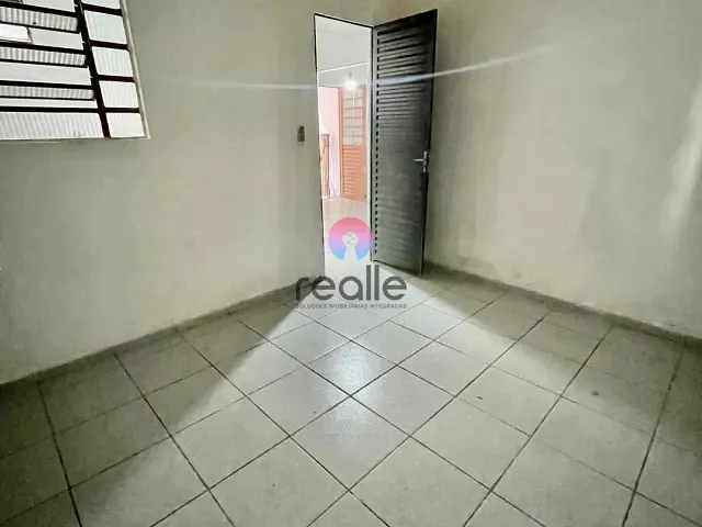 Casa 2 quartos e 1 banheiro, para alugar, no bairro Jardim Alvorada em Belo Horizonte