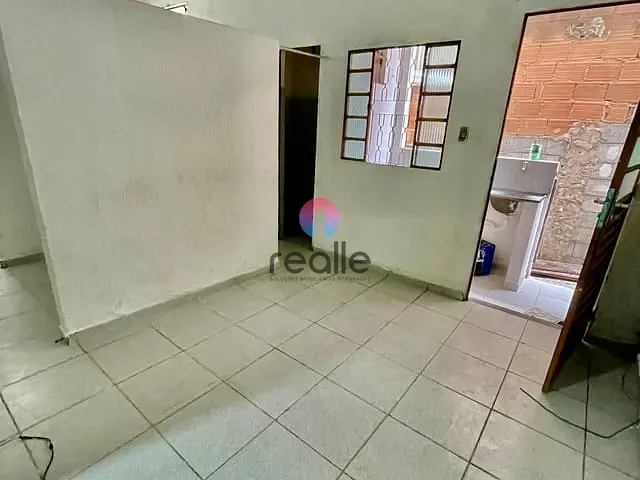 Casa 2 quartos e 1 banheiro, para alugar, no bairro Jardim Alvorada em Belo Horizonte