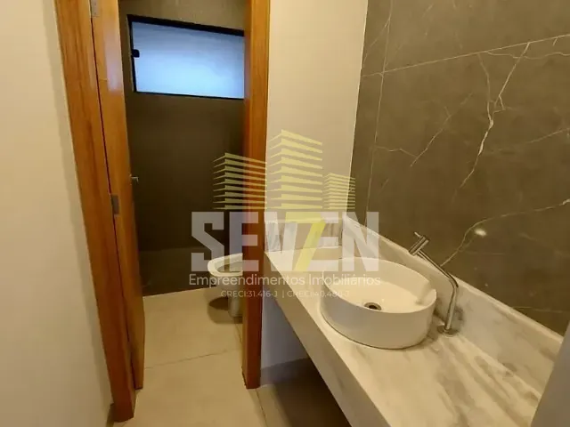 Casa com 560m² 3 quartos e 4 banheiros, à venda, no bairro Morada D Flor em Piratininga
