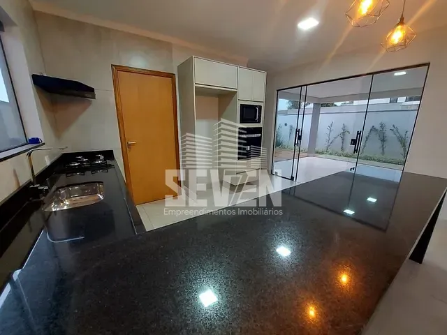 Casa com 560m² 3 quartos e 4 banheiros, à venda, no bairro Morada D Flor em Piratininga