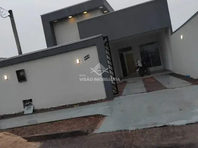 Casa 2 quartos e 1 banheiro, à venda, no bairro Jardim Safira em Sinop