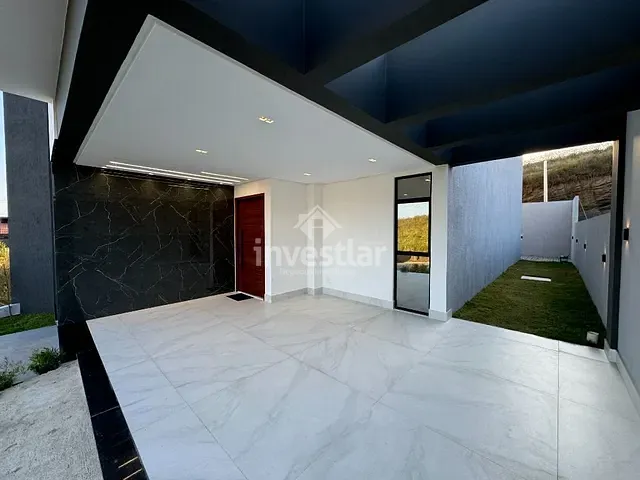 Casa com 228m² 4 quartos e 5 banheiros, à venda, no bairro Teriva em Campina Grande
