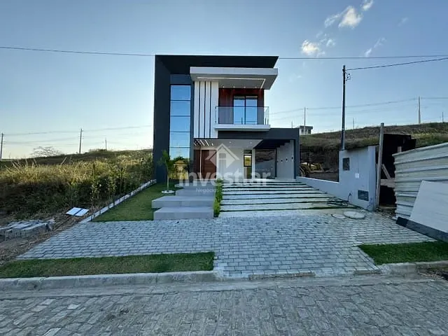 Casa com 228m² 4 quartos e 5 banheiros, à venda, no bairro Teriva em Campina Grande