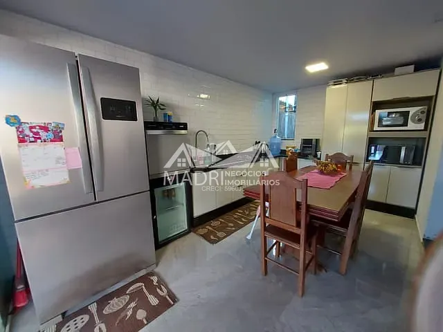 Casa 2 quartos e 2 banheiros, à venda, no bairro Aririú em Palhoça
