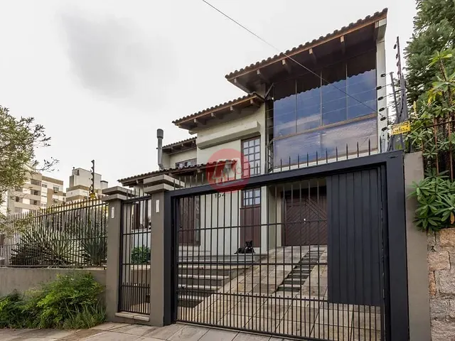 Casa com 330m² 4 quartos e 3 banheiros, à venda, no bairro Jardim do Salso em Porto Alegre