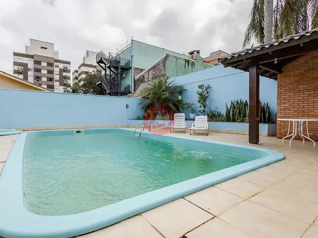 Casa com 330m² 4 quartos e 3 banheiros, à venda, no bairro Jardim do Salso em Porto Alegre