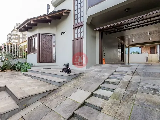 Casa com 330m² 4 quartos e 3 banheiros, à venda, no bairro Jardim do Salso em Porto Alegre