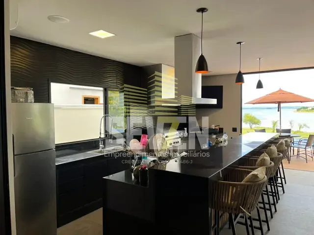 Casa com 900m² 7 quartos e 3 banheiros, à venda, no bairro Santa Crsitina XIII em Paranapanema