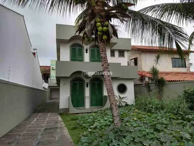 Casa 4 quartos e 2 banheiros, à venda, no bairro pelinca em Campos dos Goytacazes