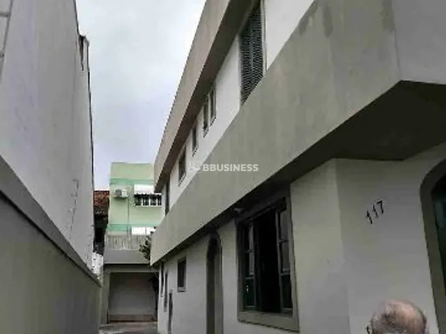 Casa 4 quartos e 2 banheiros, à venda, no bairro pelinca em Campos dos Goytacazes