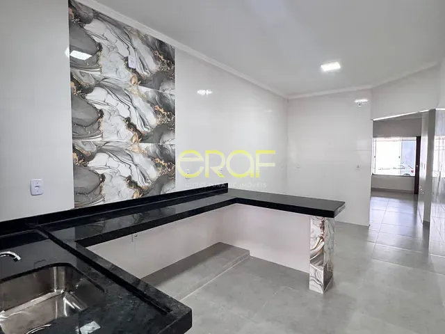 Casa 3 quartos e 2 banheiros, à venda, no bairro Parque da Colina I em Formosa