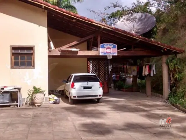 Casa com 5337m² 4 quartos e 1 banheiro, à venda, no bairro Carangola em Petrópolis