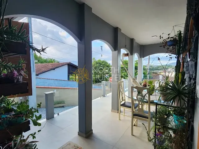 Casa com 150m² 3 quartos e 2 banheiros, à venda, no bairro Itaum em Joinville