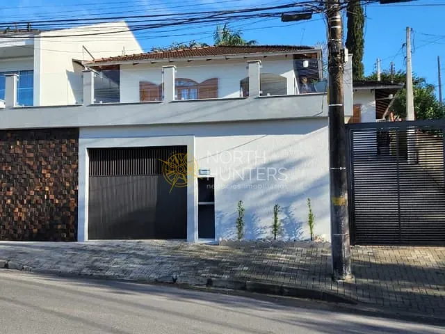 Casa com 150m² 3 quartos e 2 banheiros, à venda, no bairro Itaum em Joinville