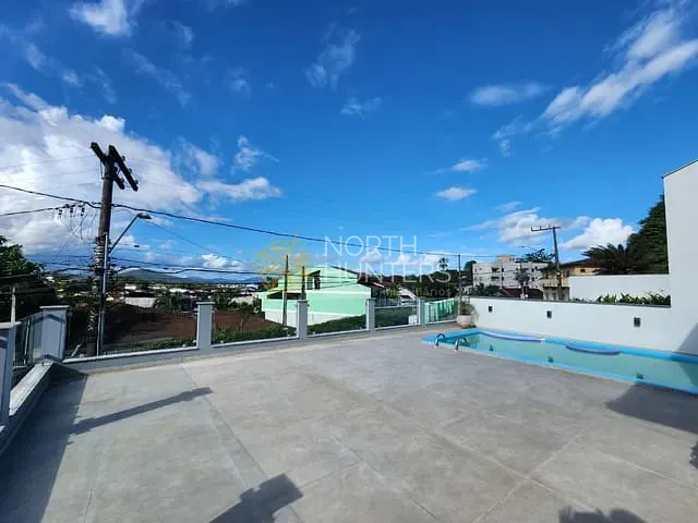 Casa com 150m² 3 quartos e 2 banheiros, à venda, no bairro Itaum em Joinville