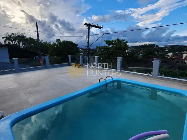 Casa com 150m² 3 quartos e 2 banheiros, à venda, no bairro Itaum em Joinville