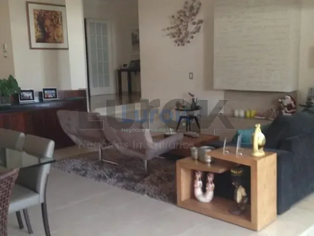 Casa com 1000m² 5 quartos e 7 banheiros, à venda, no bairro Dois Córregos em Valinhos
