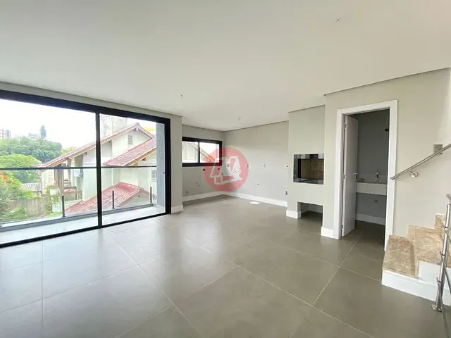 Casa com 1040m² 3 quartos e 5 banheiros, à venda, no bairro Tristeza em Porto Alegre