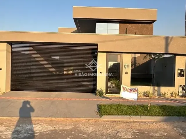 Casa 3 quartos e 4 banheiros, à venda, no bairro Residencial Riviera Suíça em Sinop