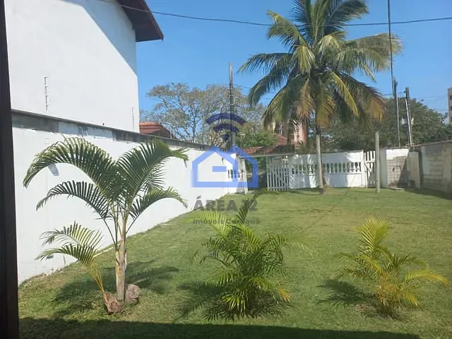 Casa com 300m² 2 quartos e 1 banheiro, à venda, no bairro Martim de Sá em Caraguatatuba