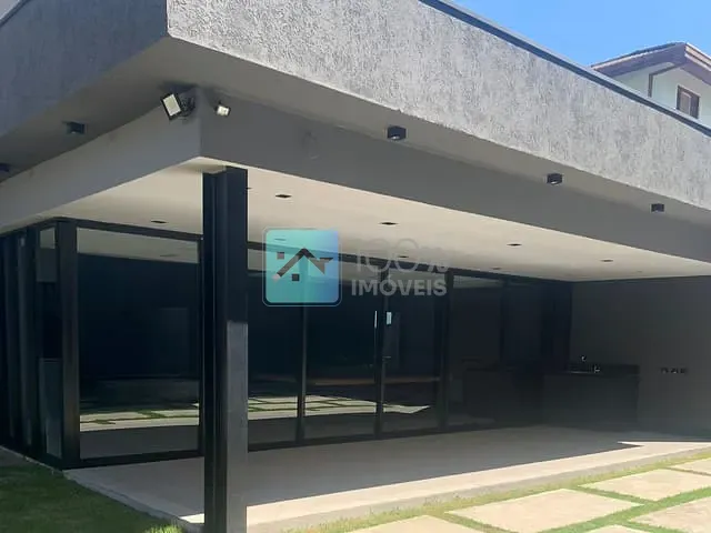 Casa com 1000m² 3 quartos e 4 banheiros, à venda, no bairro Residencial Santa Helena em Pindamonhangaba
