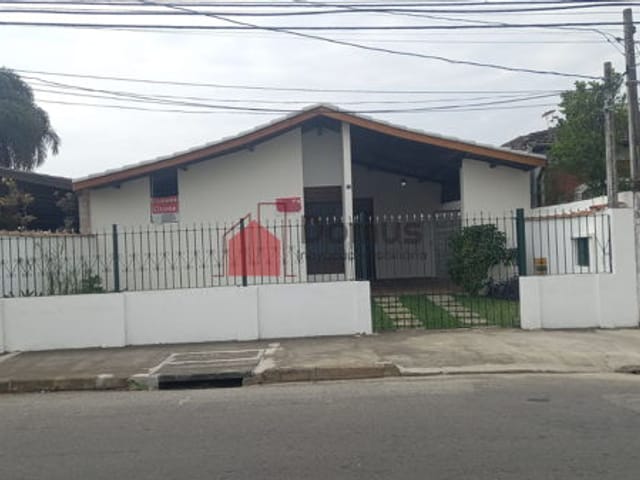 Casa com 300m², à venda, no bairro Santana em Pindamonhangaba