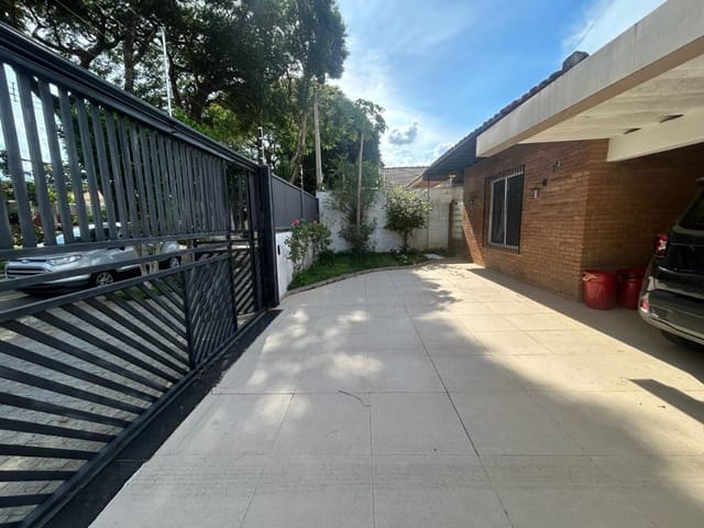 Foto do Casa - Casa com 4 dormitórios à venda, 200 m² por R$ 880.000,00 - Jardim Satélite - São José dos Campos/SP | INDEPENDENCE NEGOCIOS IMOBILIARIOS LTDA