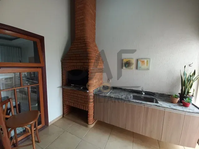 Casa com 275m² 3 quartos e 4 banheiros, à venda, no bairro Jardim Alice em Jaguariúna
